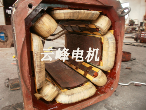 安装励磁和换向线圈完毕